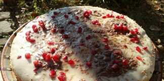 Σπιτικό κέικ με κρέμα φραγκοστάφυλο