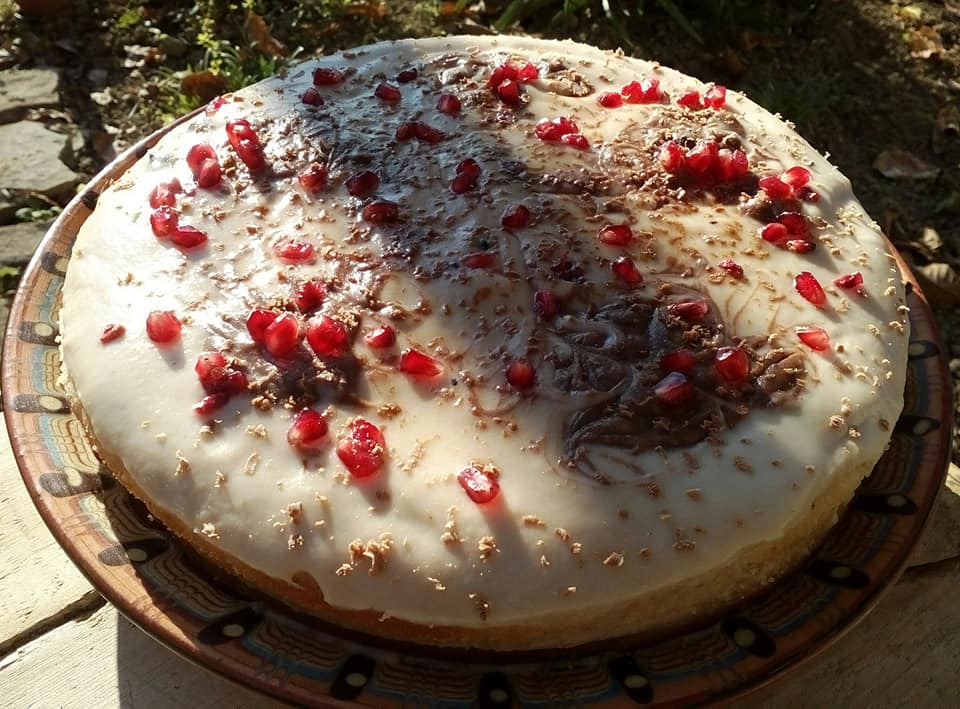 keikmekrema Σπιτικό κέικ με κρέμα φραγκοστάφυλο