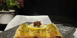 Κολοκυθομπουρέκια με σταφίδες και καρύδια