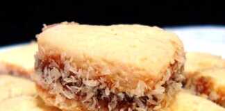 Κουλουράκια γεμιστά με καρύδα