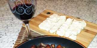 Χοιρινό με καραμελωμένα κρεμμύδια, τυρί και Cabernet Sauvignon Χοιρινό χοιρινό με καραμελωμένα κρεμμύδια