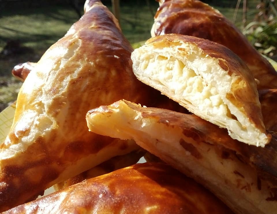 tiropitakiaMoustarda0 Tυροπιτάκια με κρούστα μουστάρδας