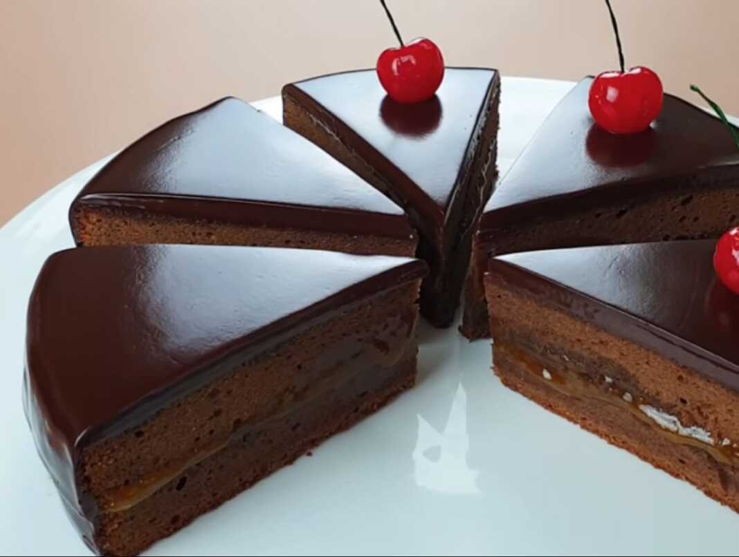 tortesacher01 Κέικ Σοκολάτας με μαρμελάδα