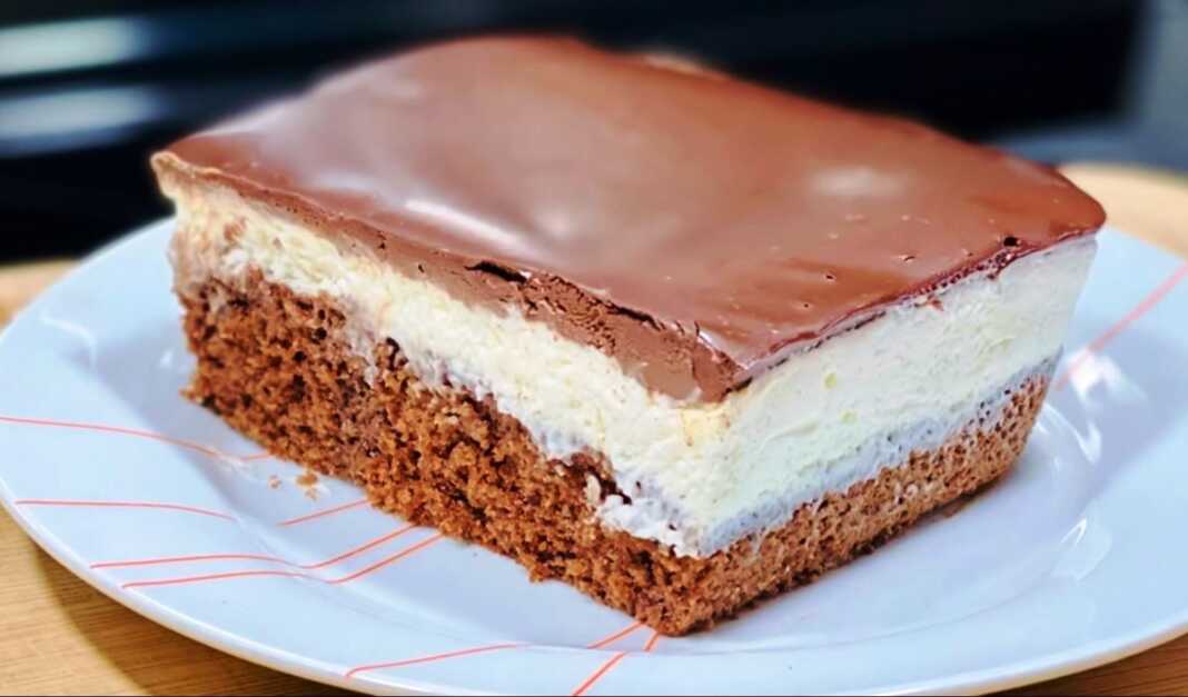 Κεικ με κρεμα και σοκολάτα Κεικ με κρεμα και σοκολάτα