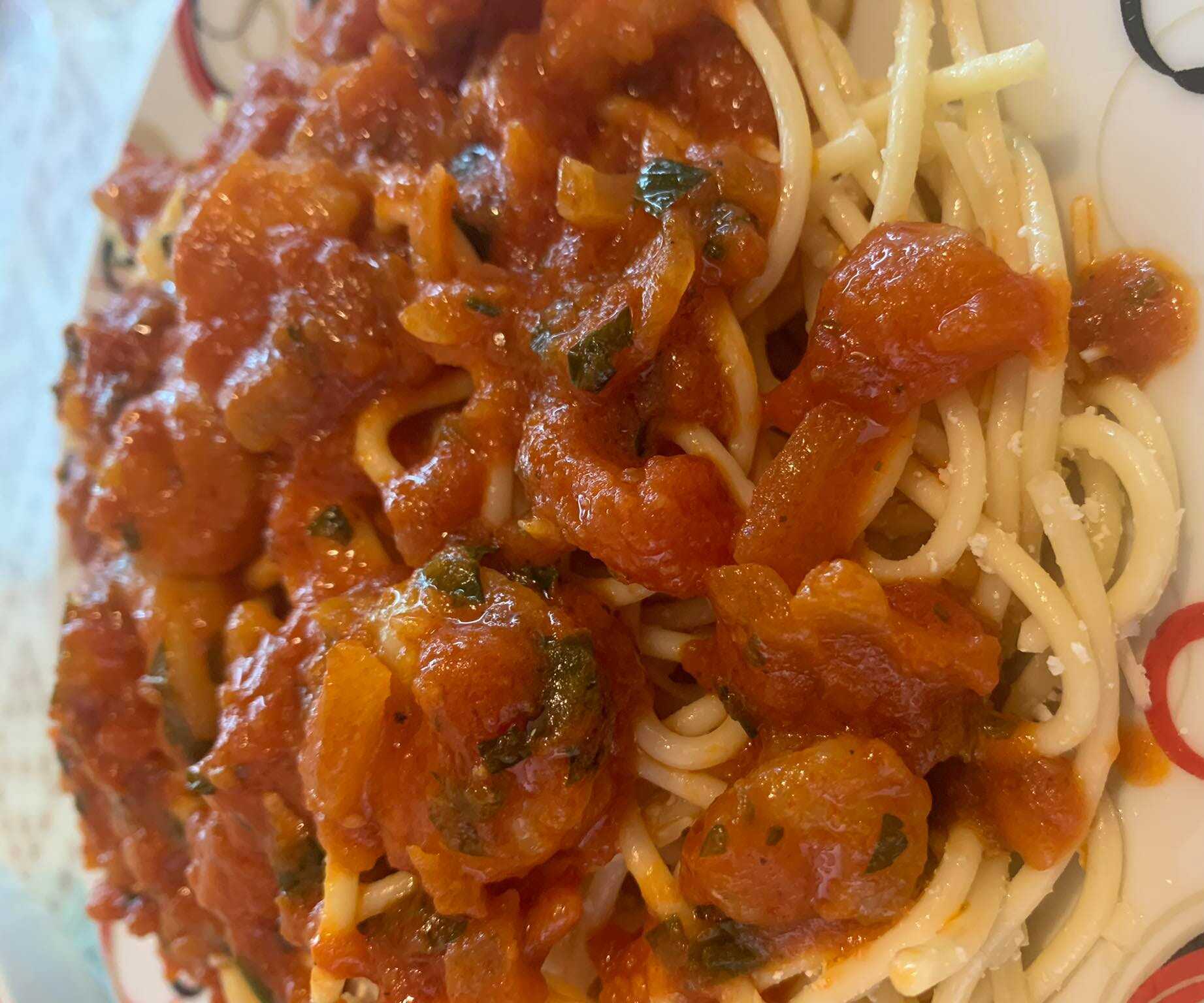 Μακαρόνια με σάλτσα Γαρίδες