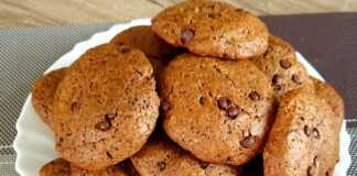 μαλακά μπισκότα μπανάνας με σταγόνες σοκολάτας