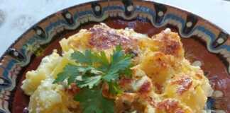 Πατάτες φούρνου με τρεις τύπους τυριών Πατάτες φούρνου με τρεις τύπους τυριών