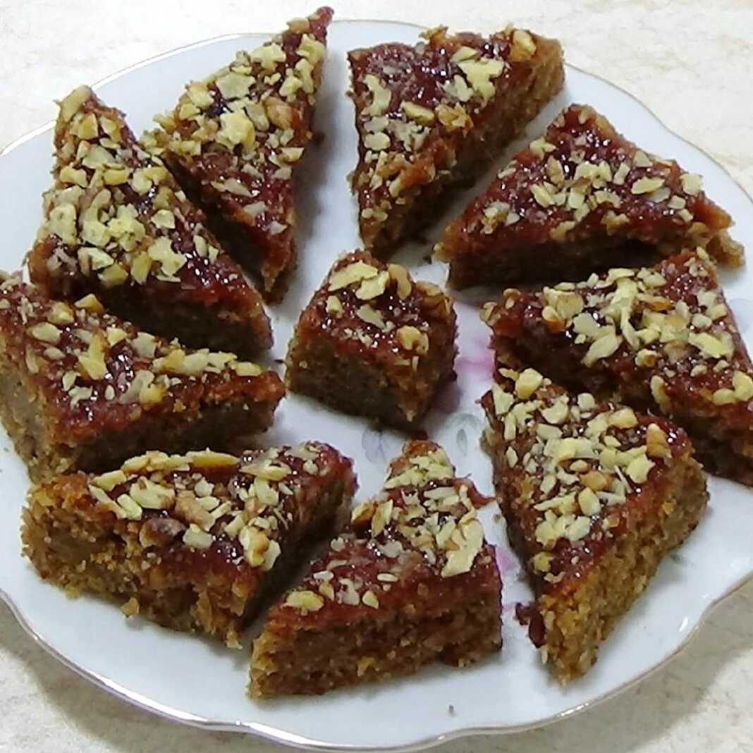 Κέικ με καρύδι και με μήλα