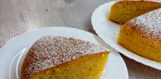 Γρήγορο αφράτο κέικ σε 1 λεπτό Ένα λαχταριστό, αφράτο κέικ πασπαλισμένο με ζάχαρη άχνη.