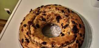 Κέικ με κρανμπερυ και σταφίδες