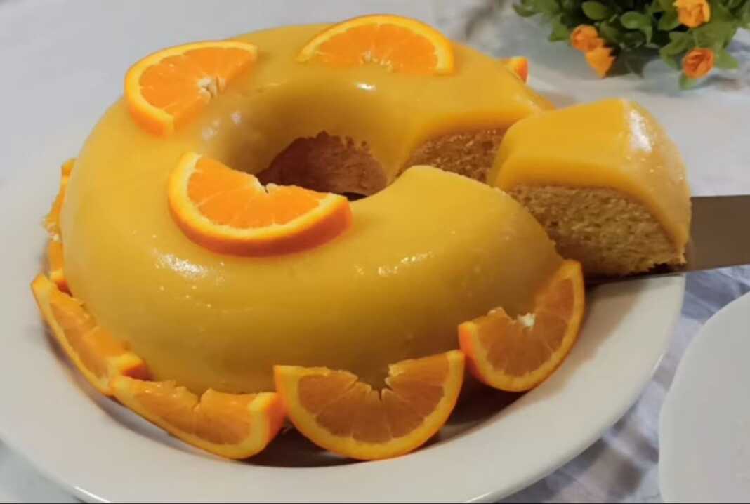 Κεικ πορτοκαλιού με γλάσο πορτοκαλιου