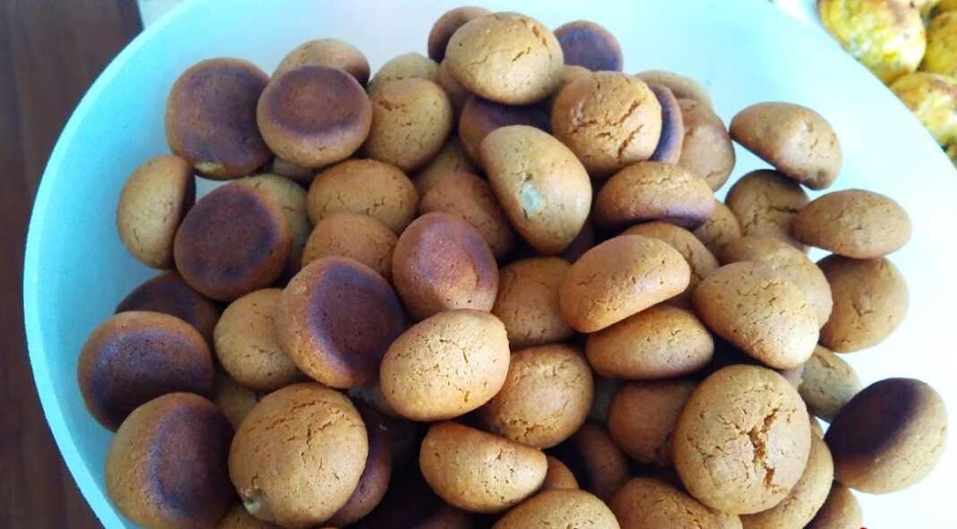 Κουλουράκια Κανέλας με μέλι και καρύδι