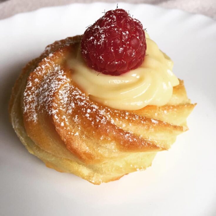 Ιταλικά πτι φουρ με κρέμα patissieri (Zepole)
