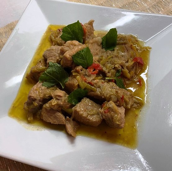 tigania Xοιρινή τηγανιά με πιπεριές