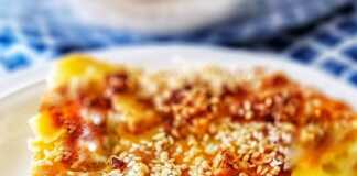 Τυρόψωμο με κρεμώδη φέτα, χαλούμι και δυόσμο Τυρόψωμο με κρεμώδη φέτα, χαλούμι και δυόσμο