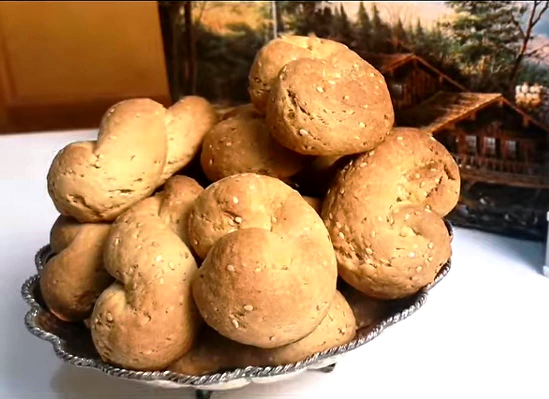 KoulourakiaKrasiou Νηστίσιμα κουλουράκια Κρασιού