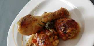 Μπούτια Κοτόπουλου μπύρας ψητά με μπέικον