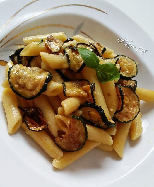 PennesKolokithakia Zυμαρικά με κολοκυθάκια