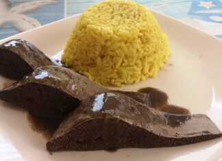 Πιάτο με σπλήνα λαδορίγανη συνοδευόμενη από αχνιστό ρύζι basmati