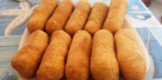 Πιροσκί με λουκάνικο Πιροσκί με λουκάνικο