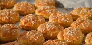 Αφράτα τυροψωμάκια με γιαούρτι Αφράτα τυροψωμάκια με γιαούρτι