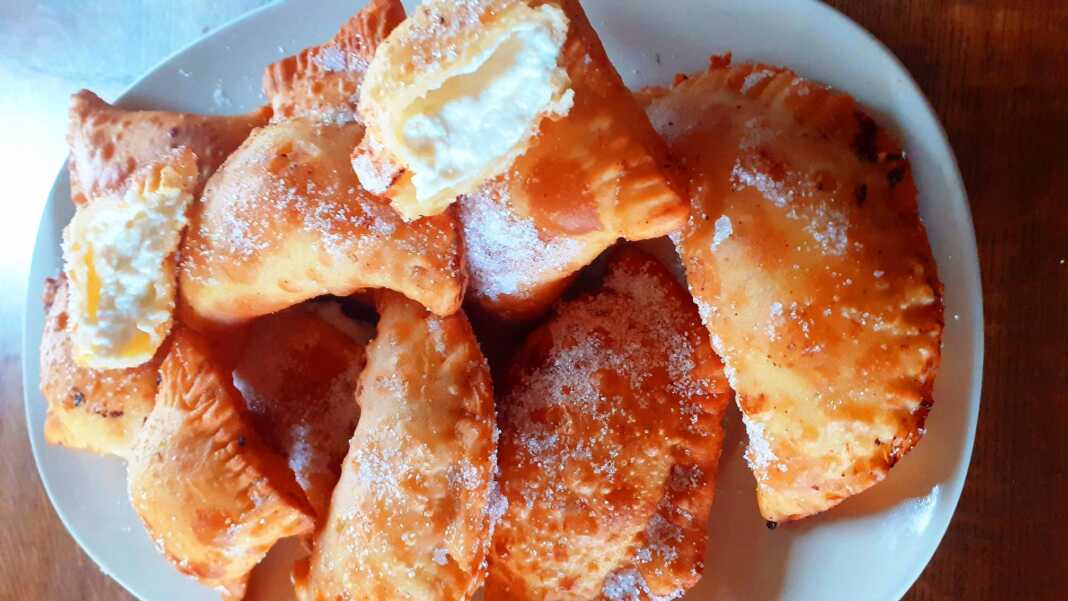 Τυροπιτάκια με ανθότυρο