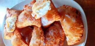 Τυροπιτάκια με ανθότυρο…η συνταγή είναι Σικελιάνικη Τυροπιτάκια με ανθότυρο