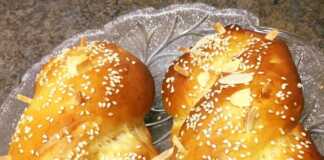 Τσουρεκάκια με ζαχαρούχο γαλα