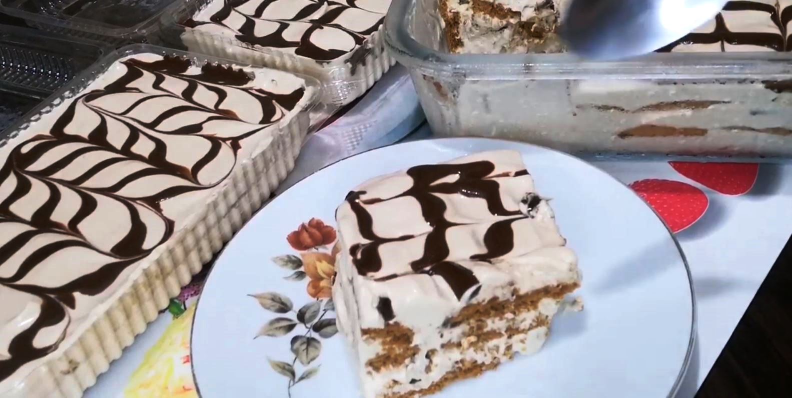 Glyko Mocca Μπισκοτογλυκό με κρέμα Μοκκα