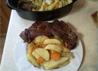 Μπριζόλες χοιρινές με πατάτες στη γάστρα