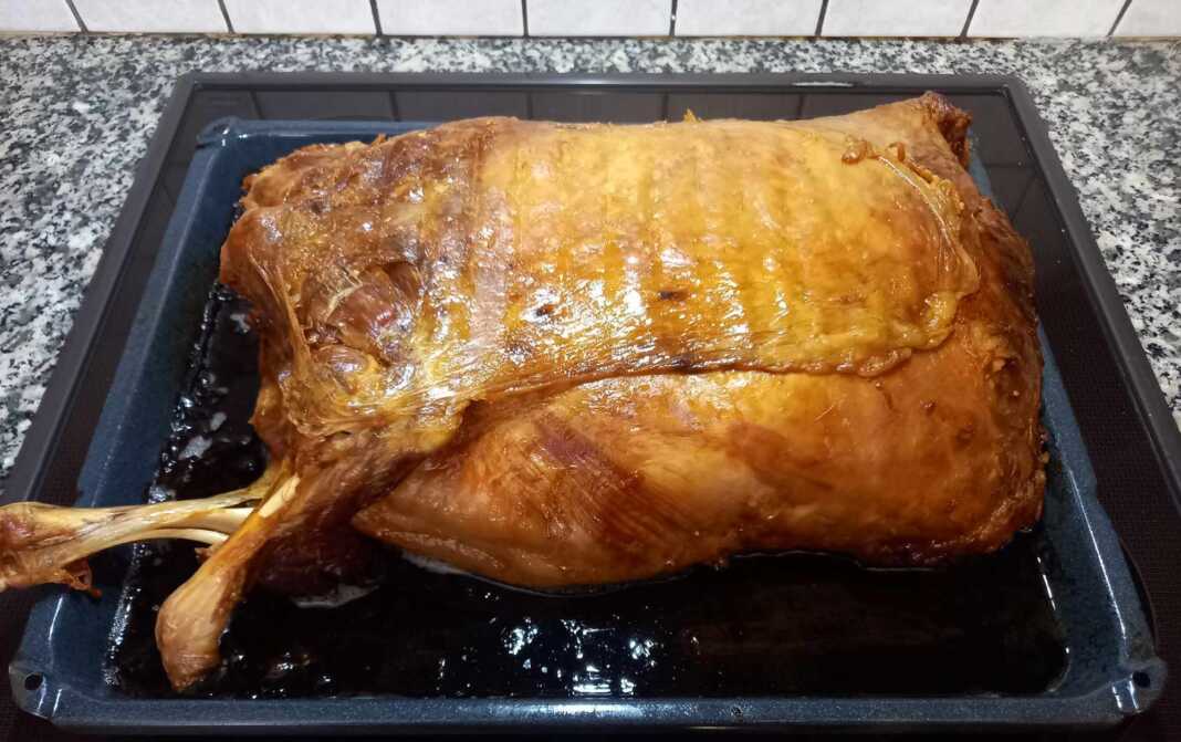 Αρνί στο Φούρνο