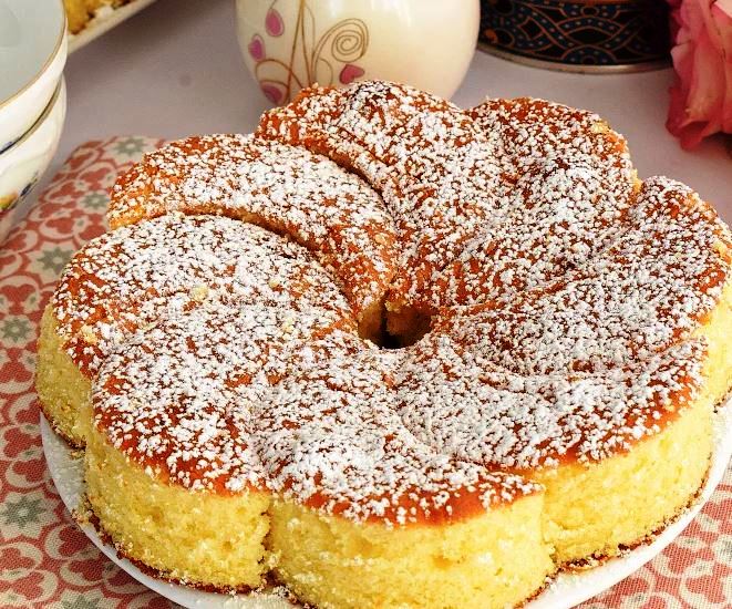 keikLemonioumisofaggaro1 Κέικ λεμονιού με αμύγδαλα