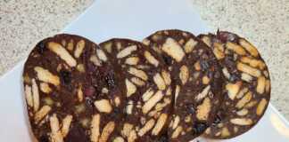 Κορμός Σοκολάτας με Μπισκότα και σταφίδες (Μωσαϊκό) Κορμός Σοκολάτας