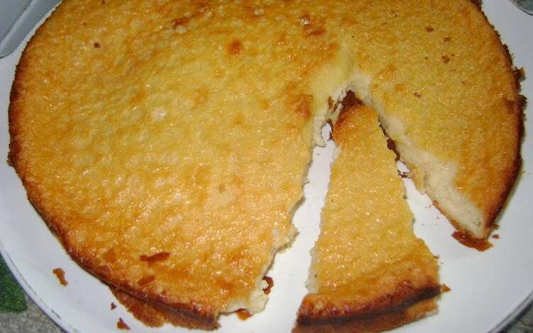 pitaGioyrtiou1 Κέικ γιαουρτιού (χωρίς αλεύρι)