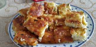 Λαχταριστή, τυρόπιτα με αφράτη πεντανόστιμη γέμιση και τραγανό φύλλο κρούστας.