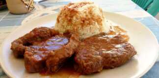 μοσχάρι κοκκινιστό