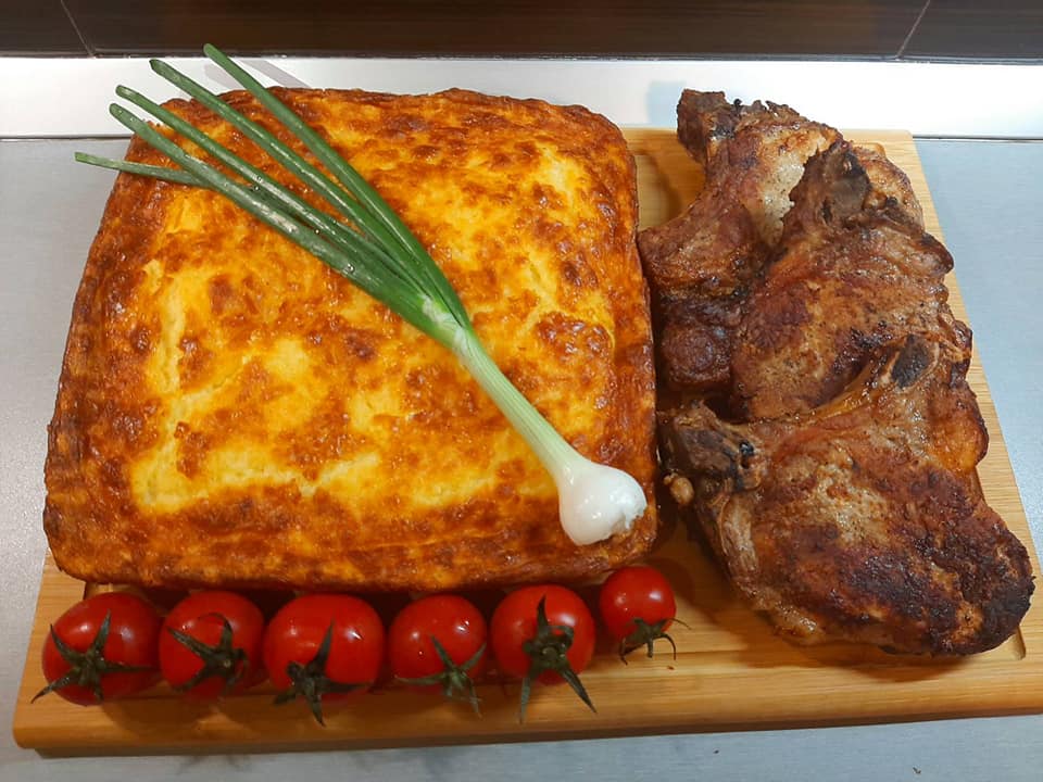 tiropitaMprizola Τυρόπιτα χωρίς φύλλο στο φούρνο