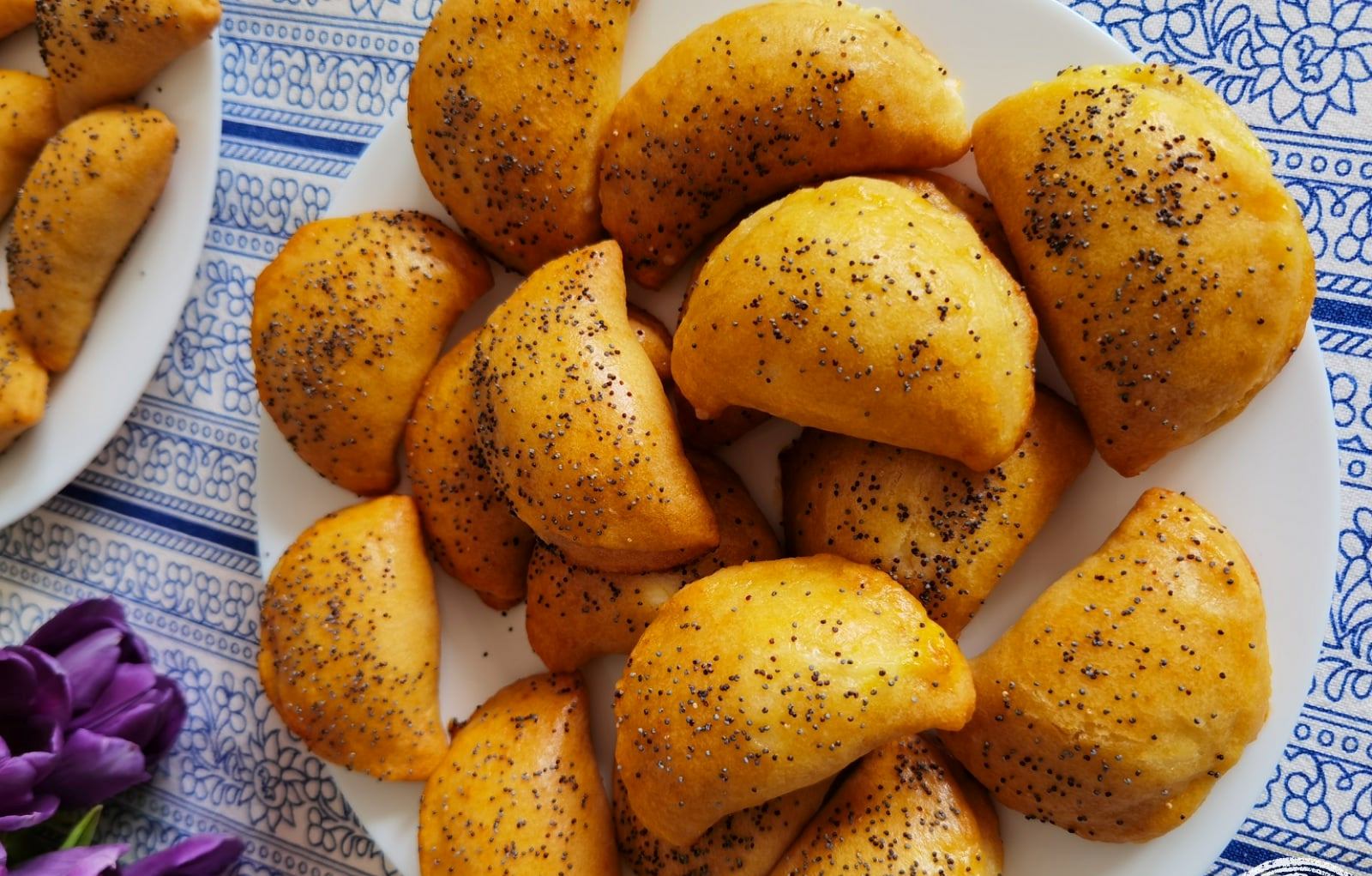 tiropitakiaKourou Υπέροχα τυροπιτάκια Κουρού