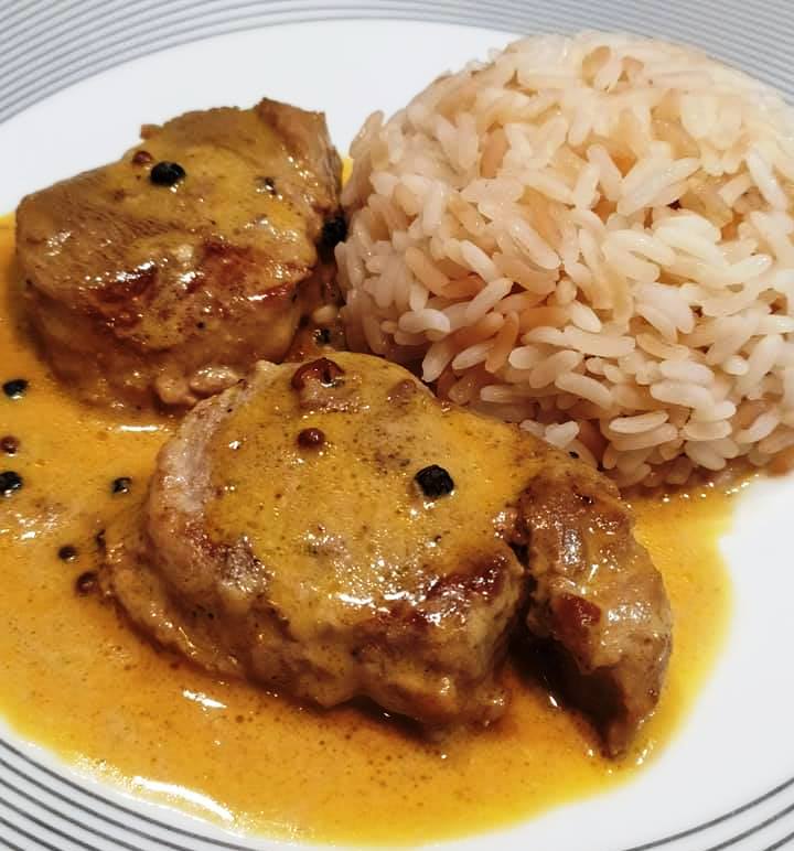 filetoPiperato Φιλέτο Πιπεράτο με πουρέ πατάτας