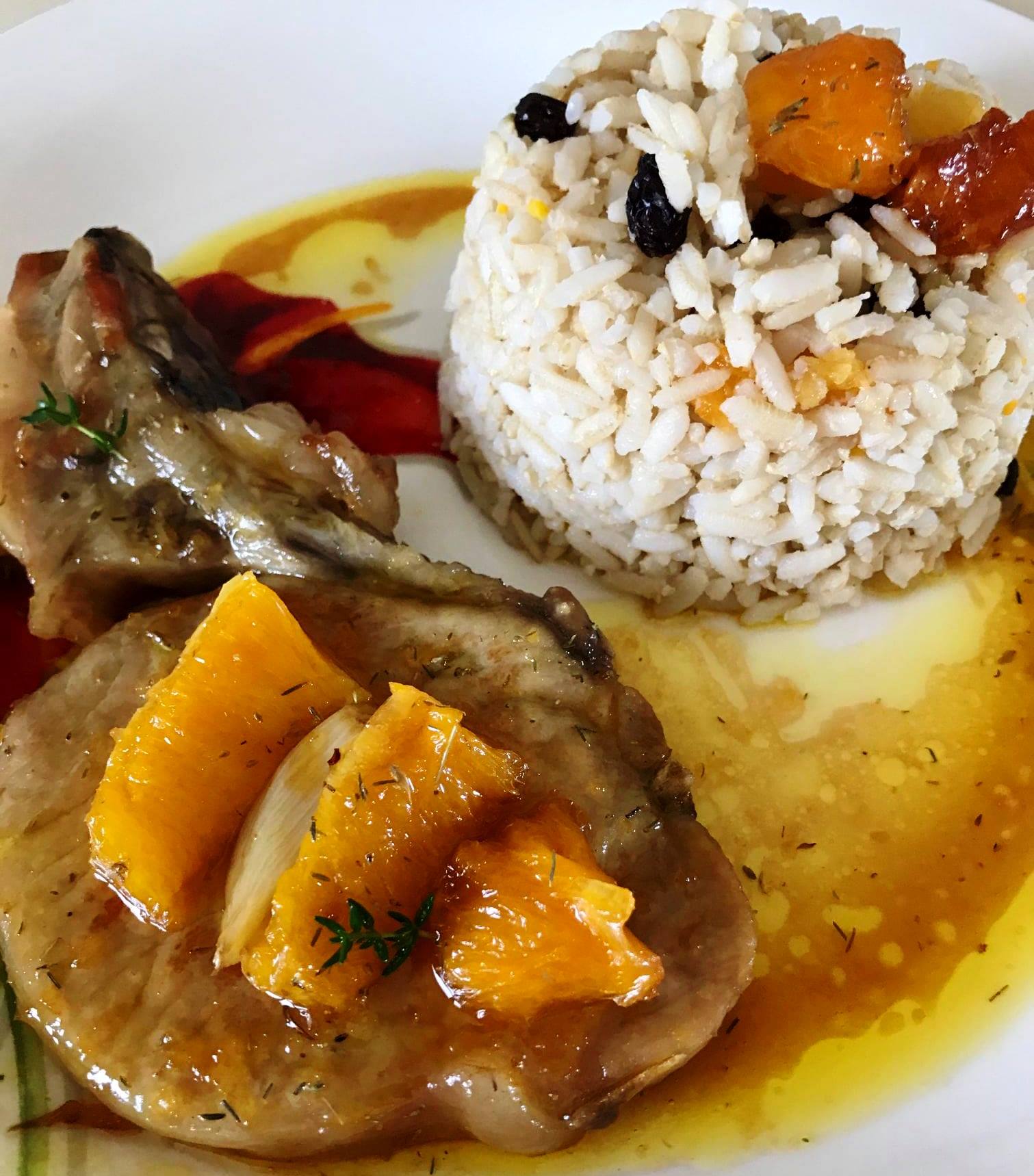 hoirinesmprizoles0 Χοιρινές Μπριζόλες σε σάλτσα εσπεριδοειδών και πιλάφι