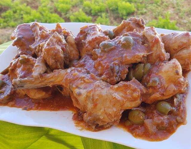 konelicacciatora Κουνέλι αλά cacciatora