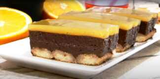 Δροσιστικό γλυκό με κρέμα μπανάνας και ζελέ πορτοκαλιού γλυκό με κρέμα μπανάνας και ζελέ πορτοκαλιού