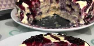 Κέικ μπισκότων με μασκαρπόνε και μαρμελάδα