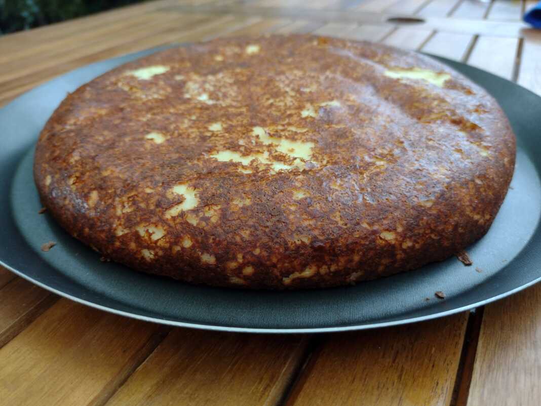 almiroKeikTiriou Αλμυρό κέικ τυριού