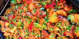 Χοιρινό με φασολάκια στο φούρνο