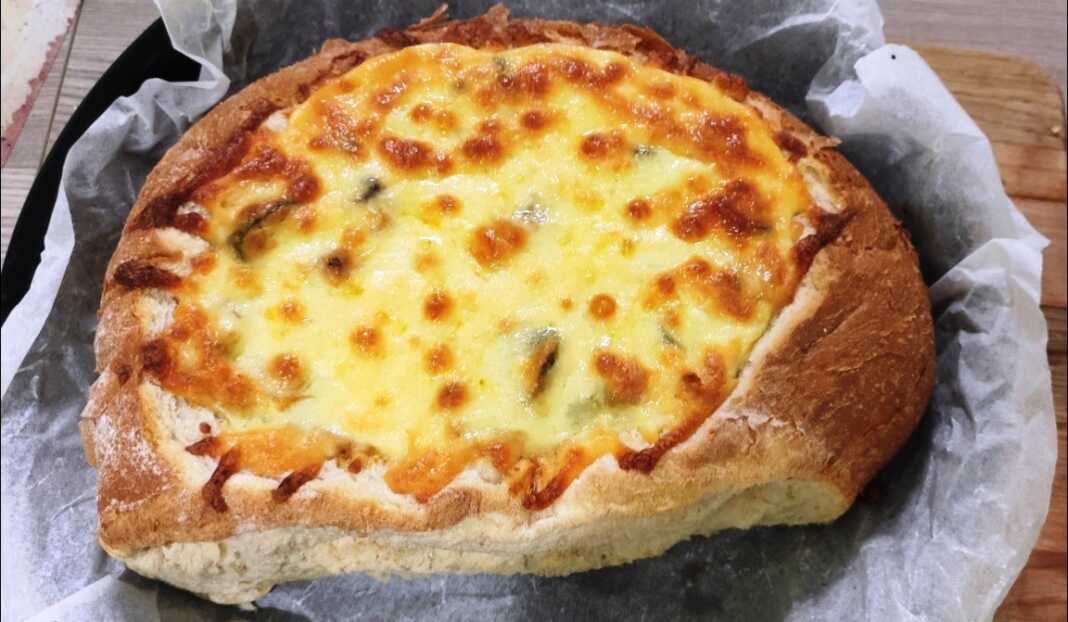 karvelakiGemisto Καρβέλι Γεμιστό με κρέας και τυρί