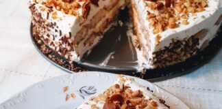 μπισκοτογλυκό με κρέμα και καρύδι