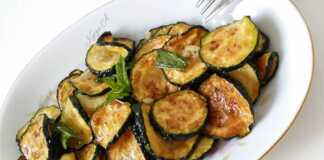 Τηγανιτά Κολοκυθάκια με υγρή σάλτσα