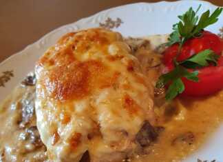 Γεμιστό φιλέτο κοτόπουλο σε σάλτσα μπεσαμέλ με μανιτάρια