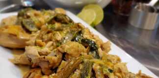 Kοτόπουλο με πιπεριές και κρέμα γάλακτος